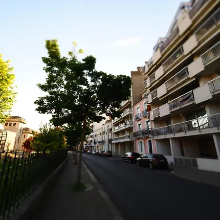Appartement Face Aux Thermes Avec Parking